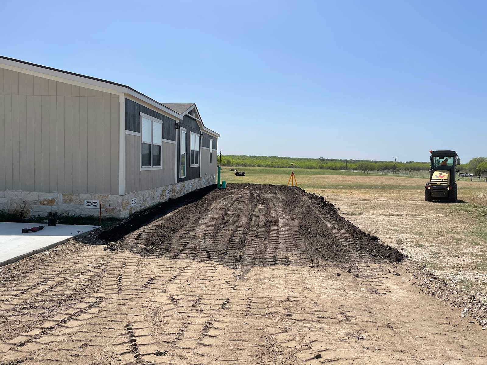 Excavation and site work serving Delhi, California
